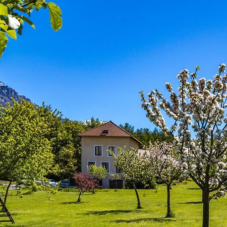 "La Combe Fleurie" Appartements & Chambres Saint-Bonnet-en-Champsaur Exterior foto