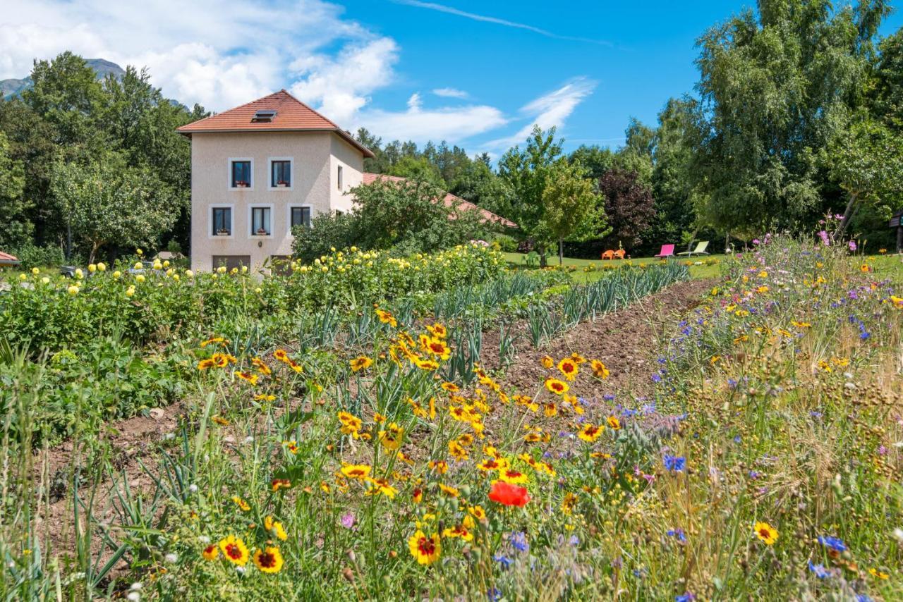 "La Combe Fleurie" Appartements & Chambres Saint-Bonnet-en-Champsaur Exterior foto