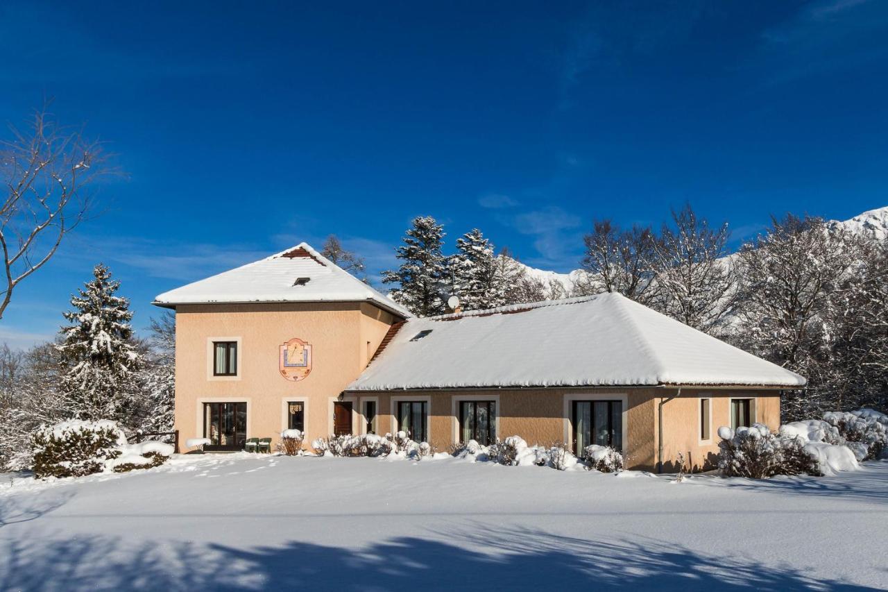 "La Combe Fleurie" Appartements & Chambres Saint-Bonnet-en-Champsaur Exterior foto