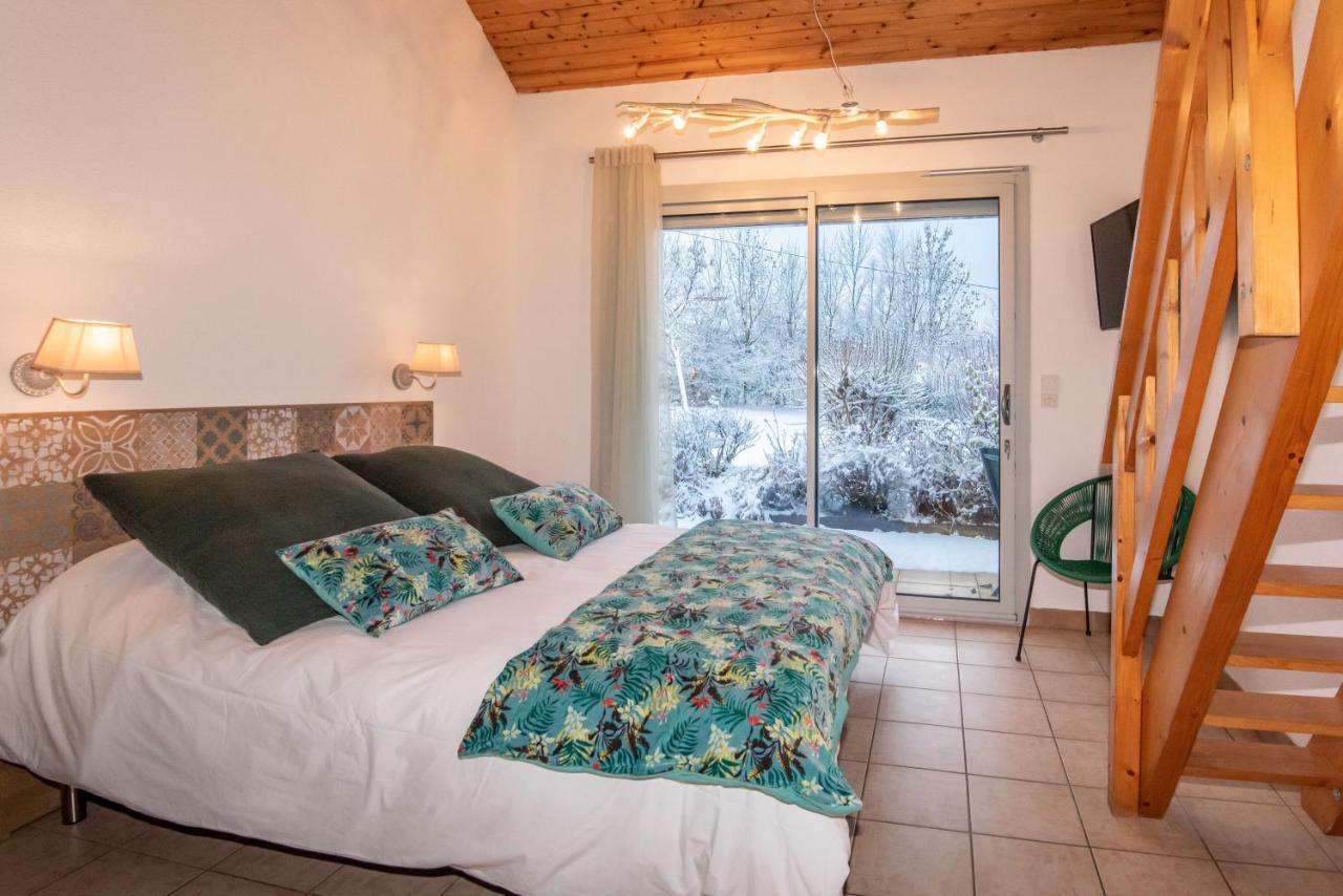 "La Combe Fleurie" Appartements & Chambres Saint-Bonnet-en-Champsaur Exterior foto