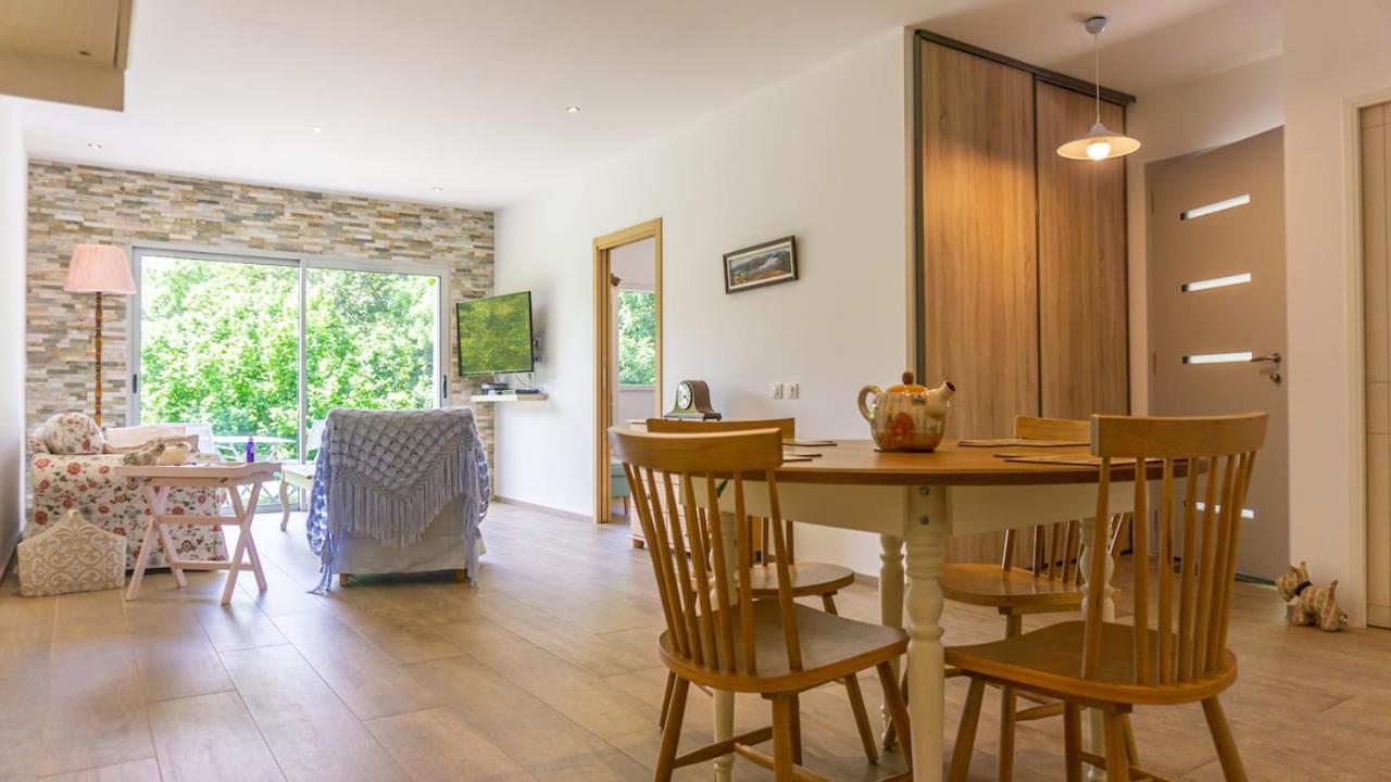 "La Combe Fleurie" Appartements & Chambres Saint-Bonnet-en-Champsaur Exterior foto