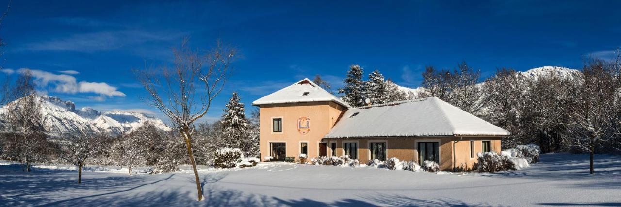 "La Combe Fleurie" Appartements & Chambres Saint-Bonnet-en-Champsaur Exterior foto
