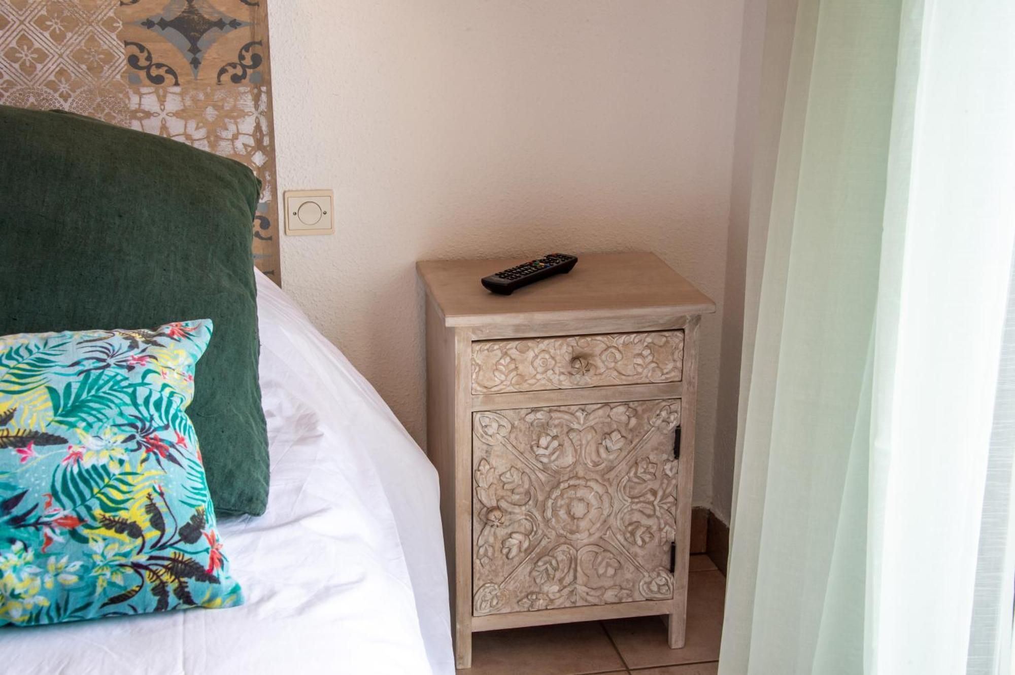 "La Combe Fleurie" Appartements & Chambres Saint-Bonnet-en-Champsaur Zimmer foto