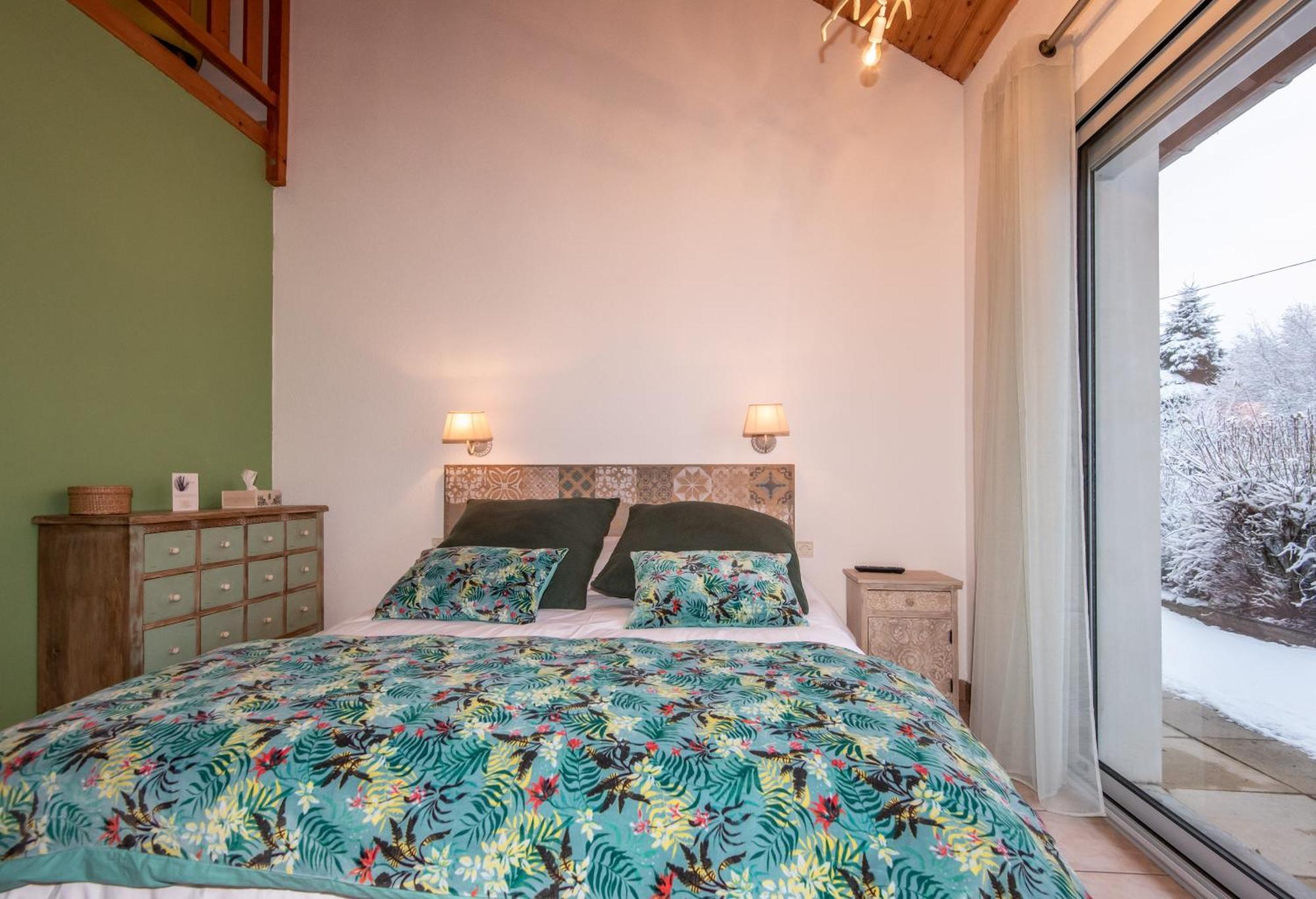 "La Combe Fleurie" Appartements & Chambres Saint-Bonnet-en-Champsaur Zimmer foto