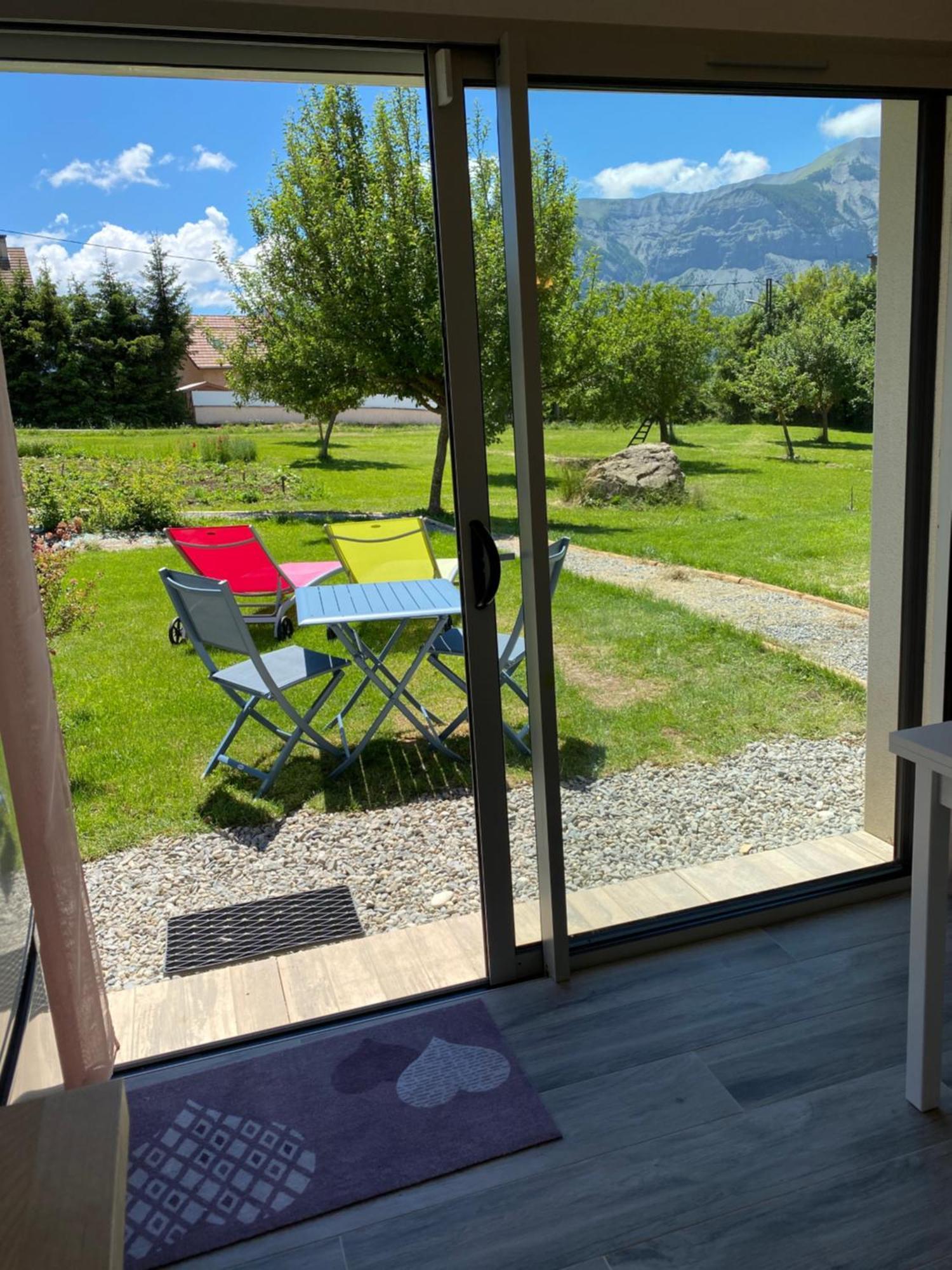 "La Combe Fleurie" Appartements & Chambres Saint-Bonnet-en-Champsaur Zimmer foto
