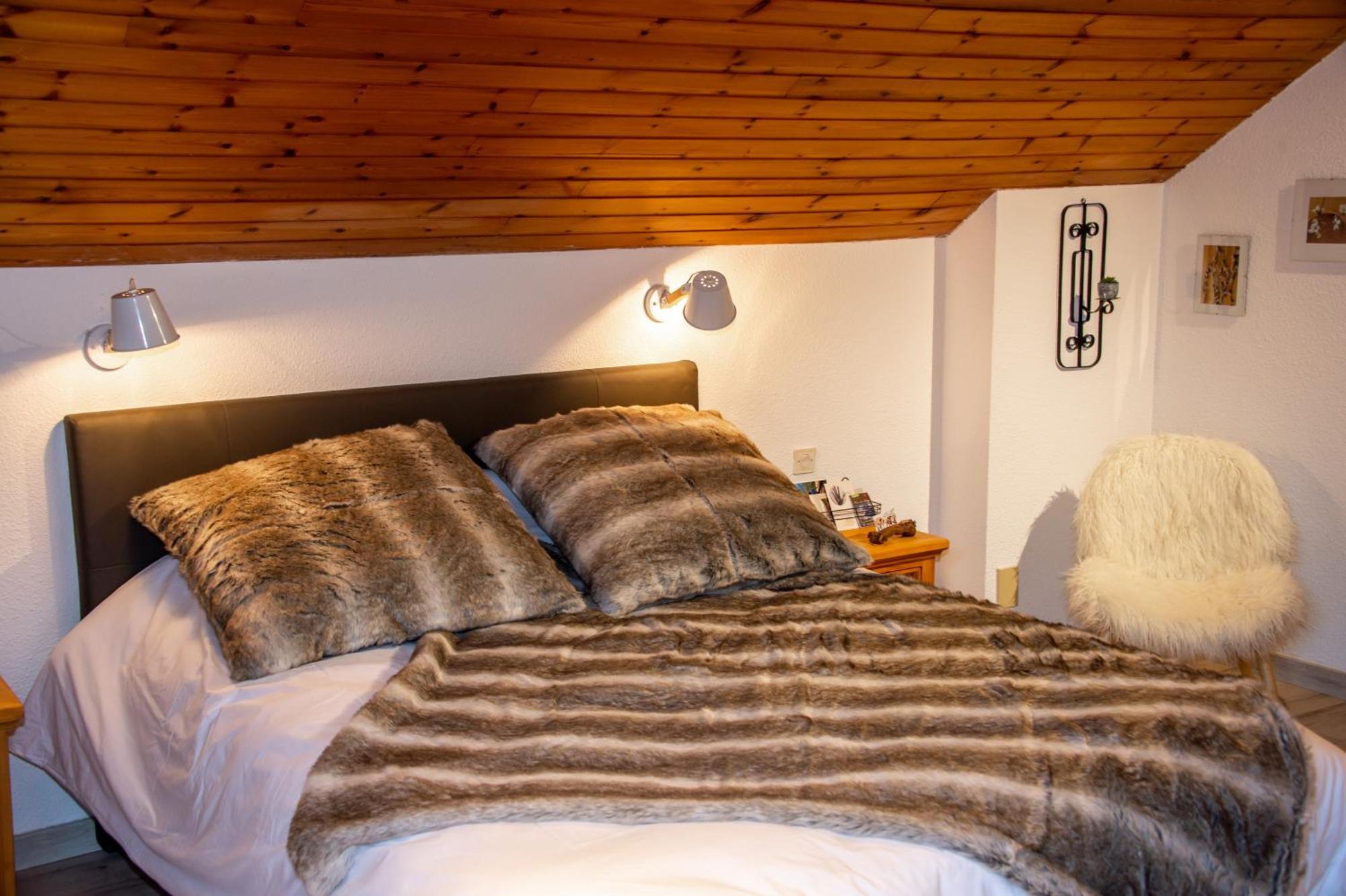 "La Combe Fleurie" Appartements & Chambres Saint-Bonnet-en-Champsaur Zimmer foto