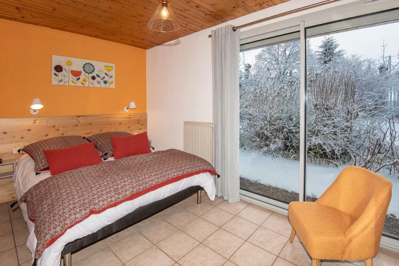 "La Combe Fleurie" Appartements & Chambres Saint-Bonnet-en-Champsaur Exterior foto